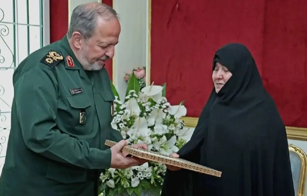 زن شمخانی