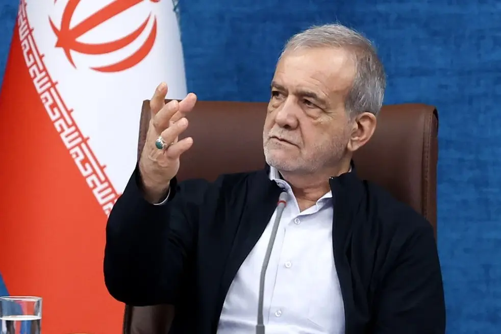 پزشکیان: ایران ۱۵ همسایه دارد، دشمن نمی‌تواند ما را به‌راحتی محاصره کند