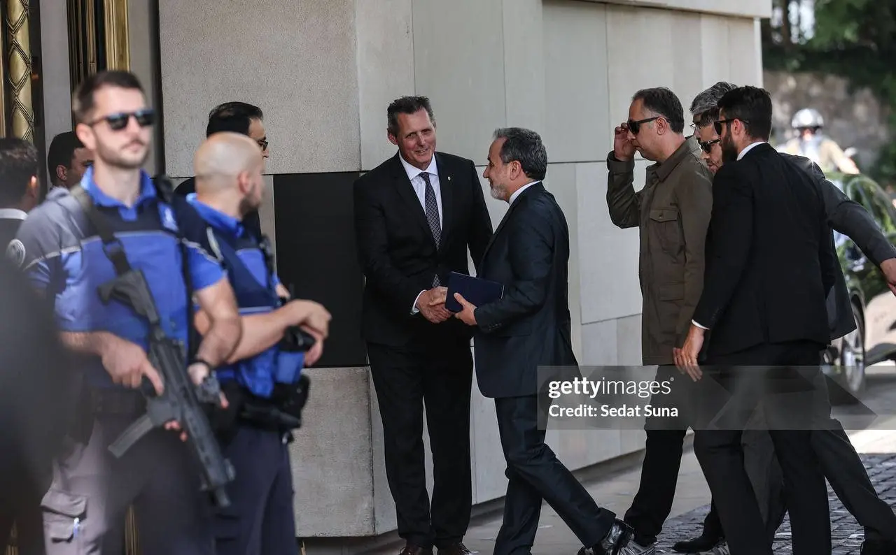 تصویری از ورود عراقچی به محل مذاکرات