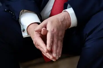 6430983
