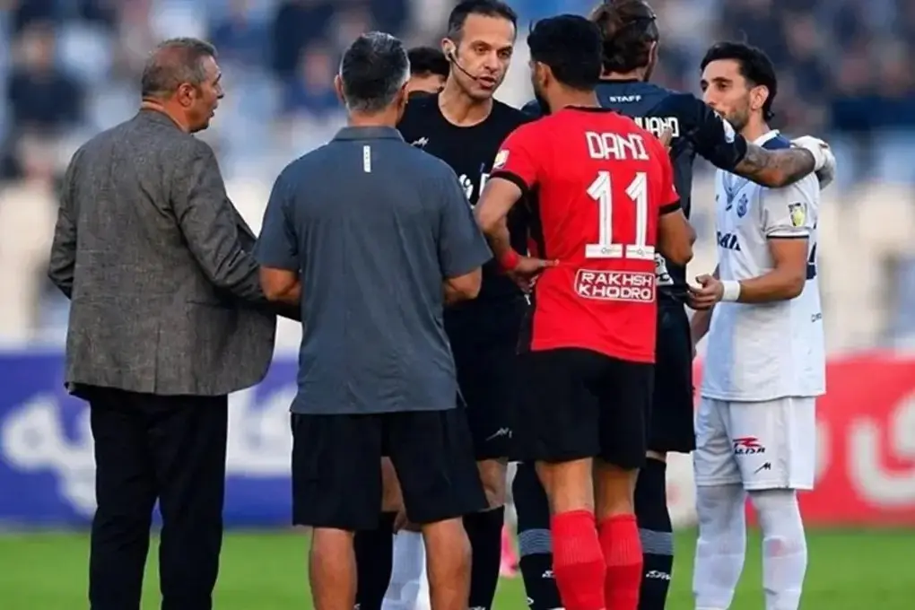 جلسه انضباطی دیدار ملوان و تراکتور برگزار شد؛ ملوان خواستار پیروزی ۳ بر صفر مقابل تراکتور شد