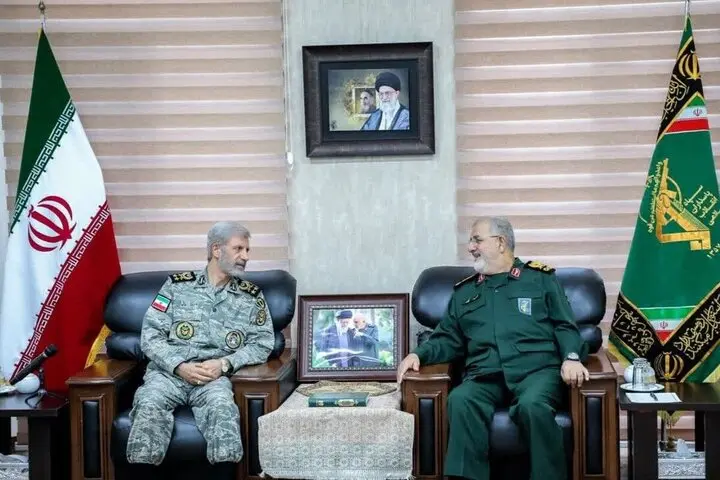 فرمانده ارتش و سپاه