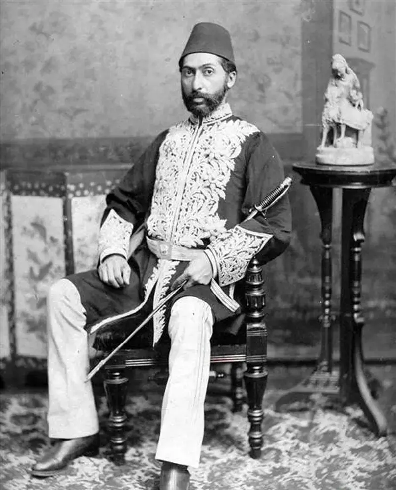 میرزا آقاخان