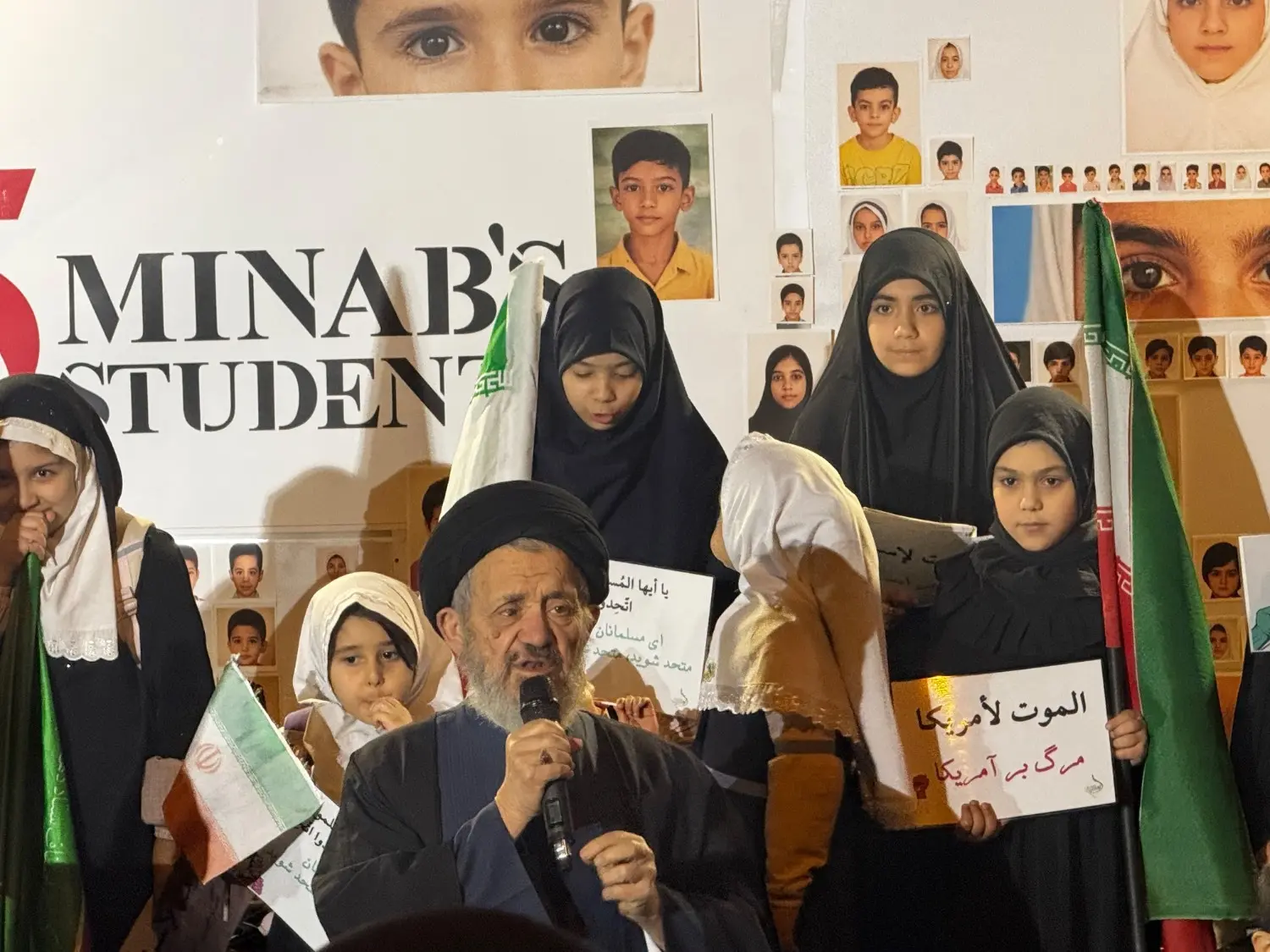 گردهمایی اهالی فرهنگ و سیاست جلوی دفتر سازمان ملل در تهران