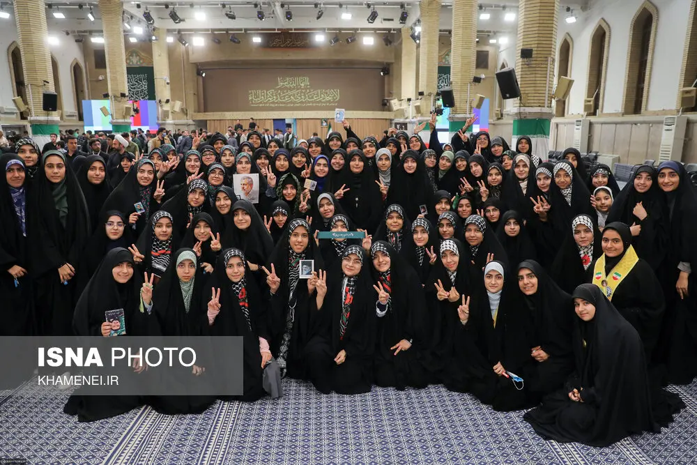 عکس یادگاری در بیت