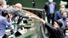 دولت برای جبران کسری بودجه امسال، از شرکت‌های دولتی و بانک‌ها پول گرفت اما باز هم مشکل حل نشد

