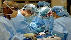 فوت زن جوان هنگام عمل جراحی بینی/ یک سلبریتی برای تبلیغ کلینیک زیبایی دستمزد ۹ میلیاردی گرفته بود 