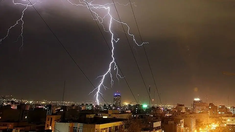 رگبار و رعد و برق در تهران/ افزایش تدریجی دما از چهارشنبه