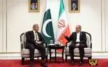 بیانیه دفتر نخست وزیری پاکستان از دیدار پزشکیان و شریف/ دعوت پزشکیان از شهباز شریف برای سفر به تهران