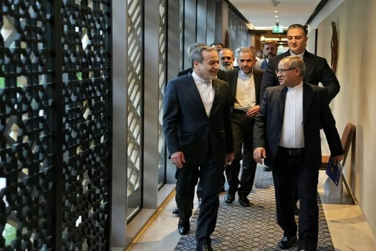 عراقچی: فرصتی برای دست دادن با هیات آمریکایی در مذاکرات فراهم شد