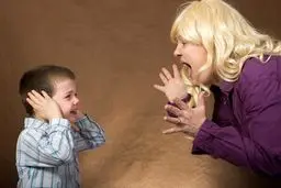 تأثیرات فریاد زدن بر سلامت روانی و عاطفی کودکان/ ویدیو