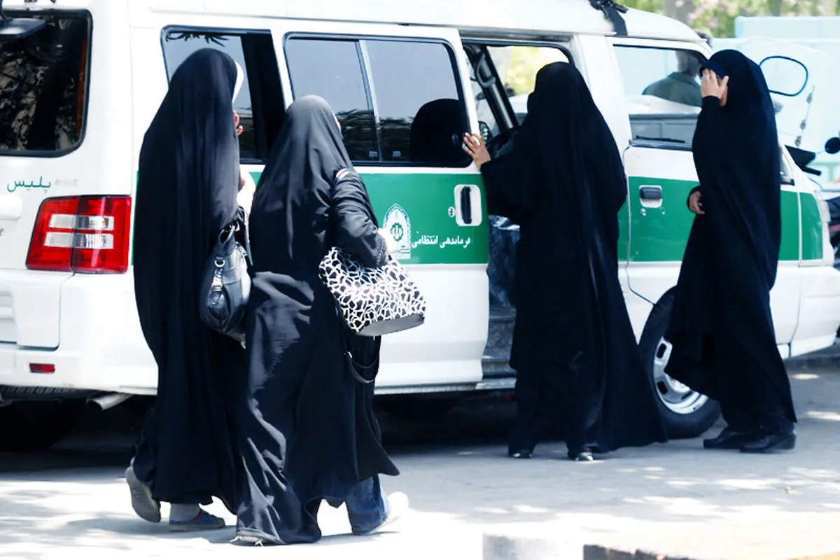 لبریز از تکلیف
