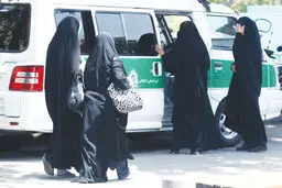 لبریز از تکلیف
