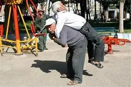 نگرانی‌ها از آمارهای سوءاستفاده از سالمندان در محیط‌های اجتماعی

