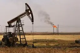 نفت ایران ۱۰۰ سال دیرتر از عربستان تمام می‌شود

