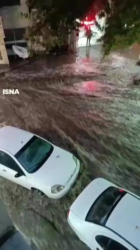 سیل در کرج جاری شد