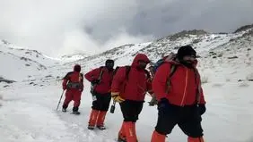 پایان سه ساعت دلهره در برف و یخ؛ معلمان قره‌بولاغ نجات یافتند