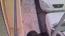 سرقت وحشیانه موبایل با ساطور در مشهد از چند کودک! + فیلم