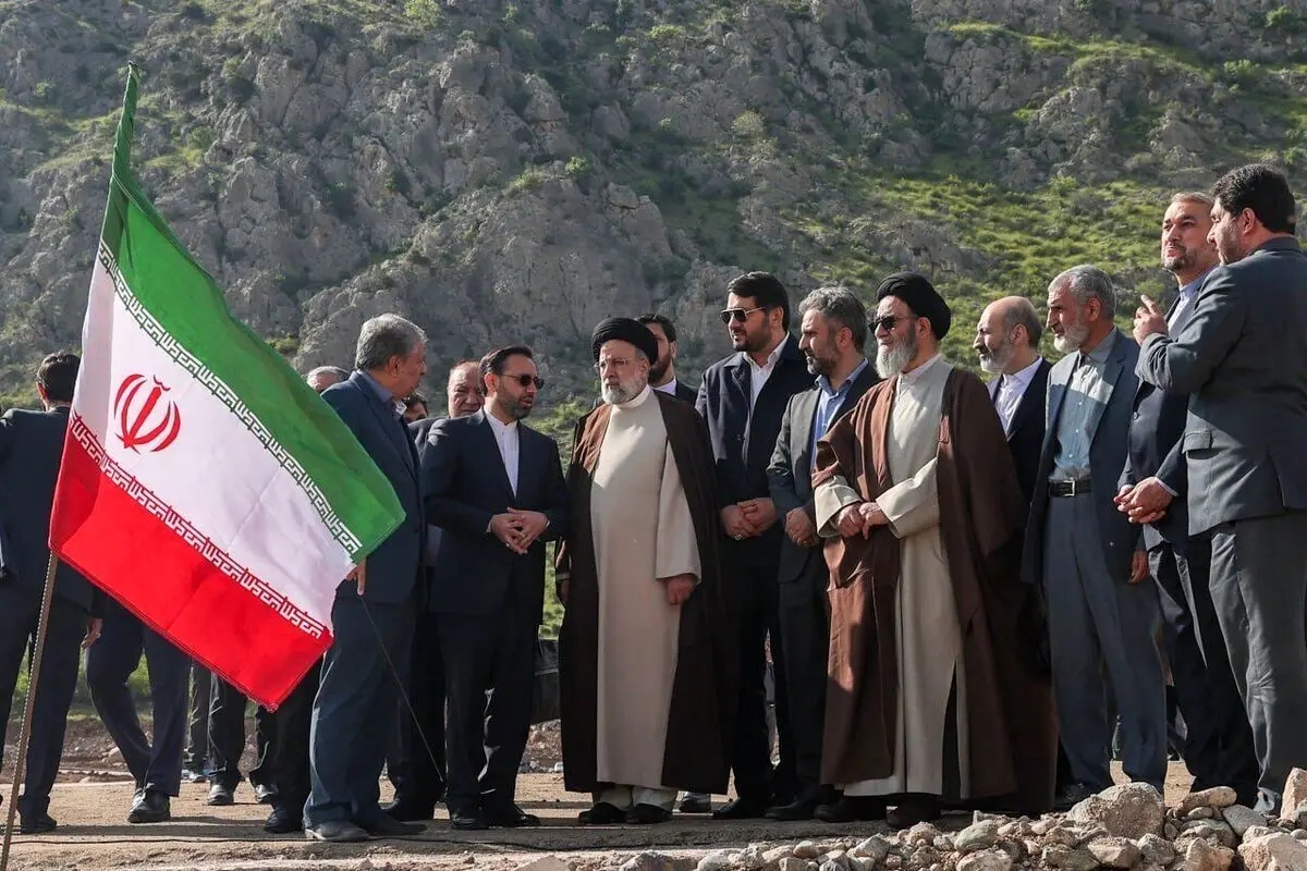 انتقاد جمهوری اسلامی از زیاده‌روی در تقدیس شهدای سقوط بالگرد ابراهیم رئیسی