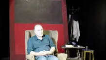 انسان و کلاغ؛ لحظه‌ای که تئاتر پر می‌گیرد
