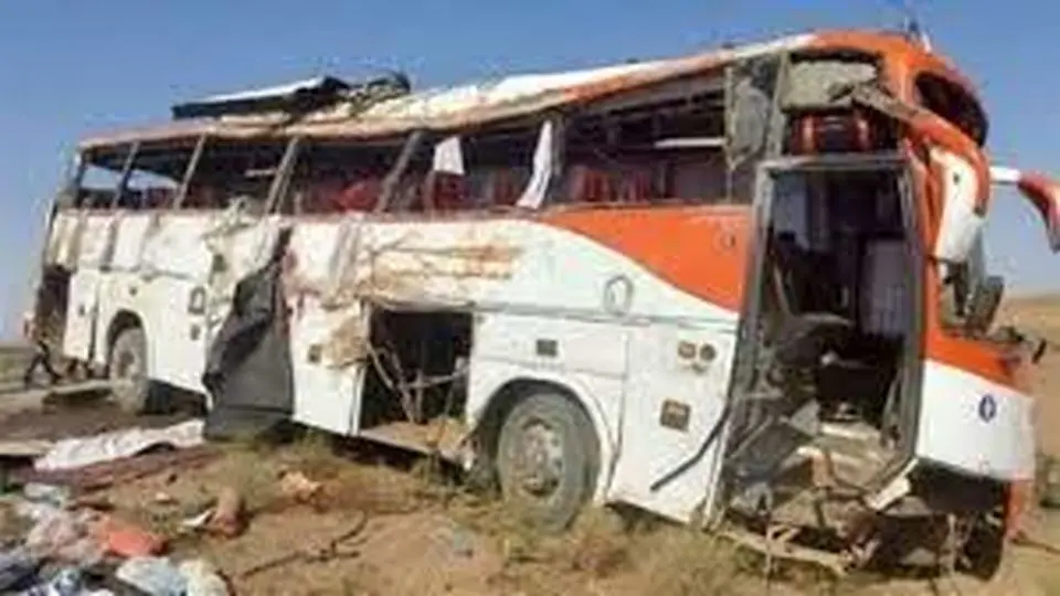 واژگونی اتوبوس زائران عراقی با پنج کشته 