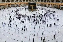 عرب نیوز: استقبال گرم از زائران حج پس از دو سال 