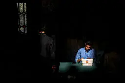 در انتهاى صف
