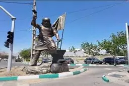تندیس کاوه آهنگر کنار بازار آهن تهران قرار گرفت + عکس