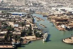 پهپاد ناشناس بندر نفتی بصره را تعطیل کرد