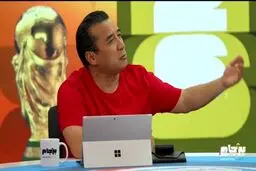 خداداد عزیزی: بازیکنان را قربانی سیاست نکنید