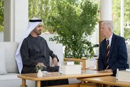 رئیس امارات در انظار عمومی ظاهر شد