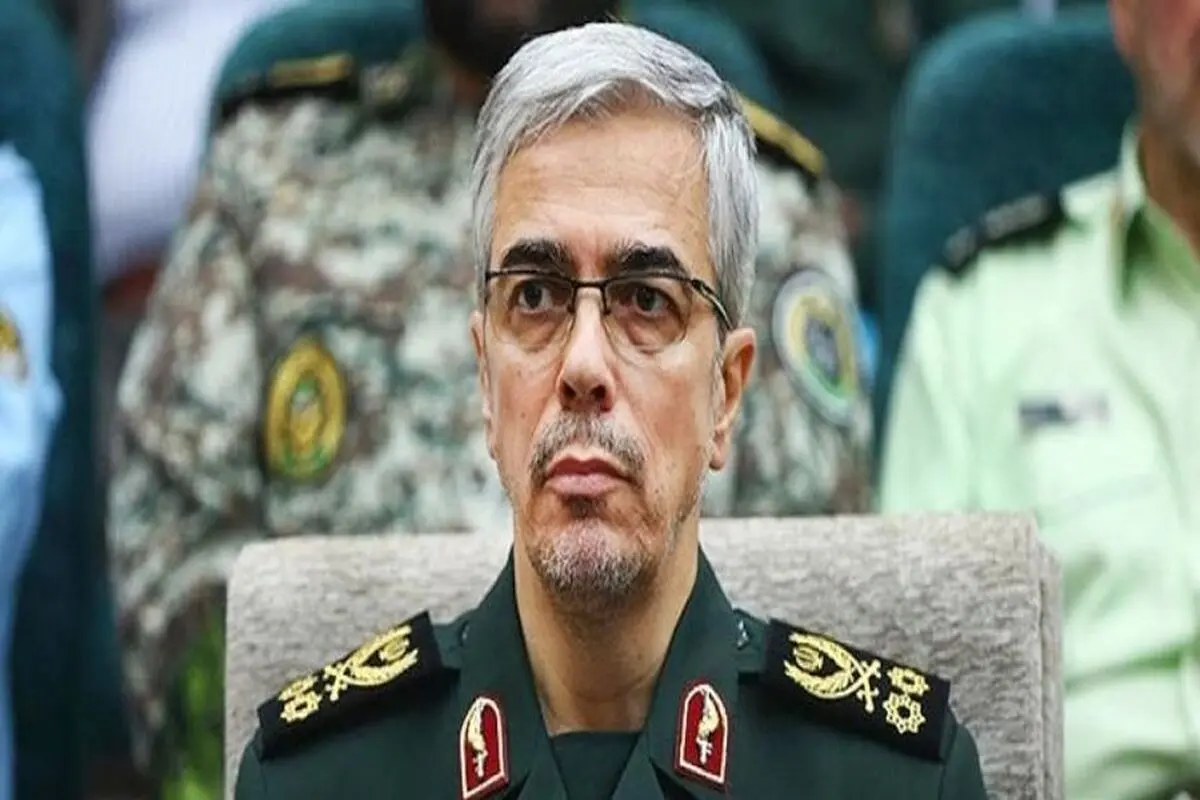 رئیس ستادکل نیروهای مسلح: ماندن پای روش‌ها و سنت‌های قدیمی «خطای بزرگی» است / «شجاعانه» بخش‌های ناکارآمد را جمع کنیم
