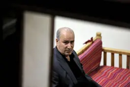 کسی می‌تواند  مهدی تاج را  
بازخواست کند؟
