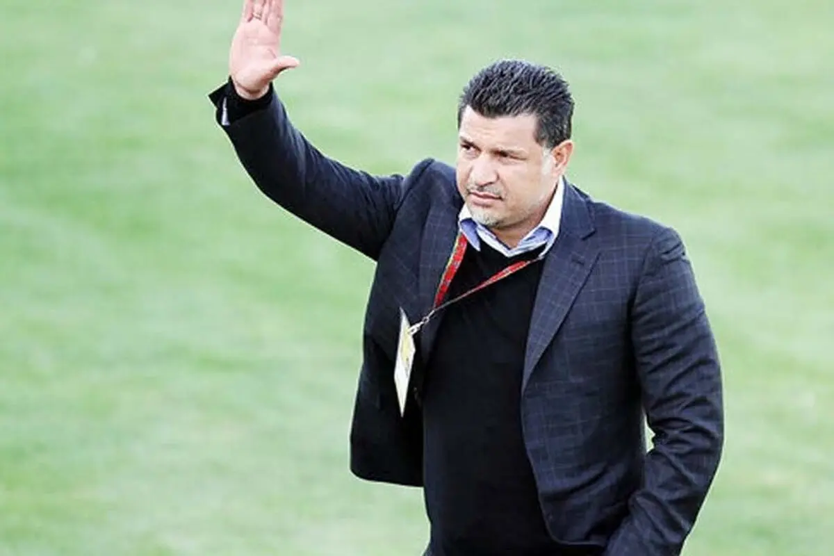 علی دایی از کشور خارج شد