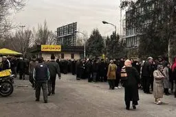  تشکیل صف‌های طولانی برای تهیه گوشت تقصیر اصلاح‌طلبان است
