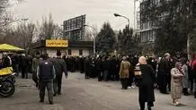  تشکیل صف‌های طولانی برای تهیه گوشت تقصیر اصلاح‌طلبان است
