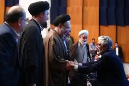  دست دادن خاتمی و حدادعادل در مراسم سالگرد دعائی / عکس