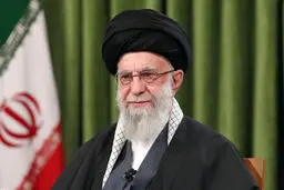 تصویر بدون حجاب یک زن ایرانی در نشریه دفتر رهبری + عکس