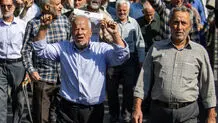 نمازگزار تهرانی گوش ترامپ را کشید! + عکس