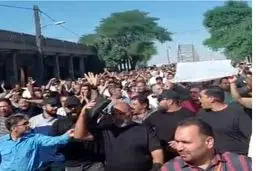 کارکنان فولاد ایران تجمع کردند 