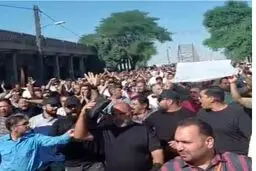 کارکنان فولاد ایران تجمع کردند 