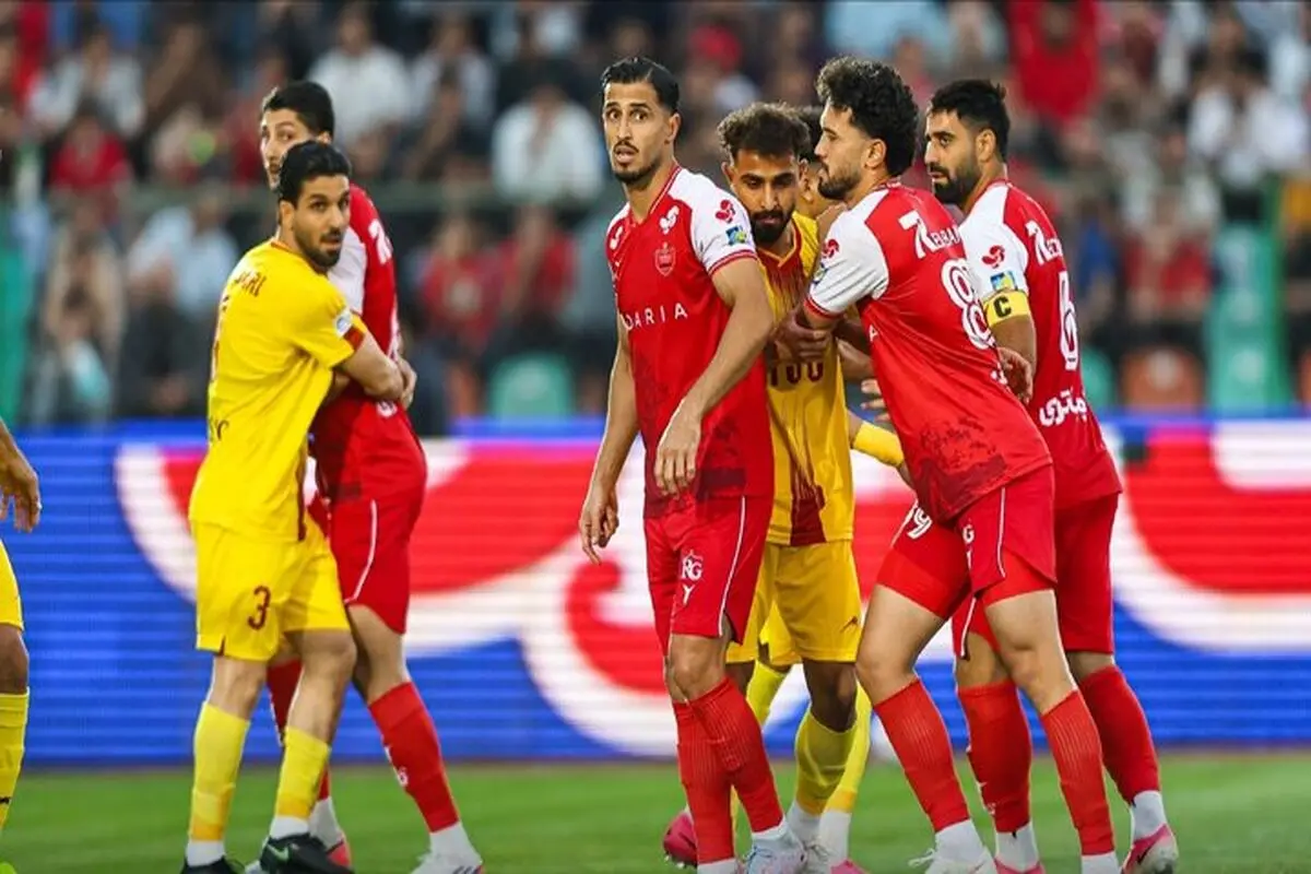 شکست پرسپولیس در مقابل فولاد با نتیجه یک بر صفر