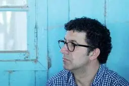 در کوچه باد می‌آید