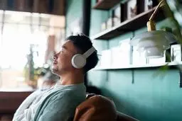 ۱۰ تأثیر شگفت‌انگیز مدیتیشن بر بدن و روان