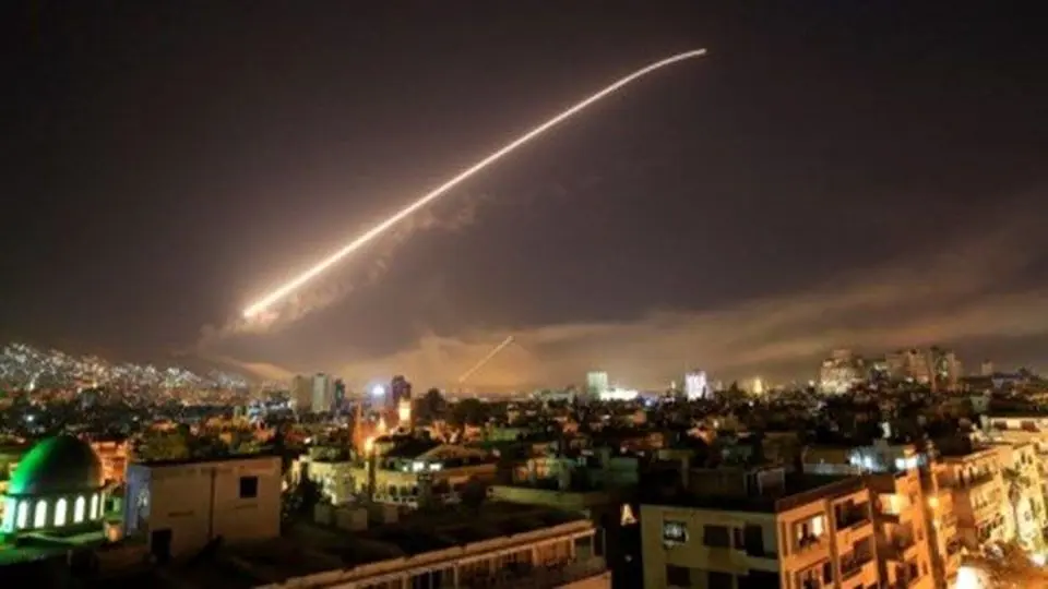 Israeli regime conducts new airstrikes on suburb of Damascus