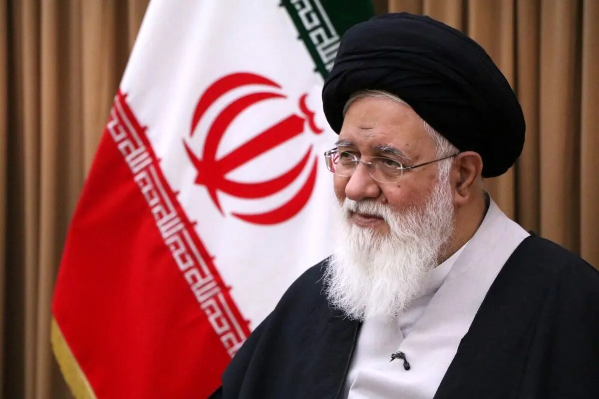 امام جمعه مشهد: اطاعت و تبعیت از رهبری جدید برای همه واجب است