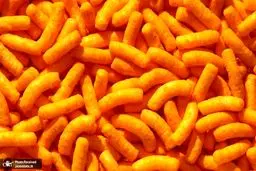 تصاویر باورنکردنی از شیراز؛ کشف ۶ تن پُفک غیربهداشتی! + ویدئو