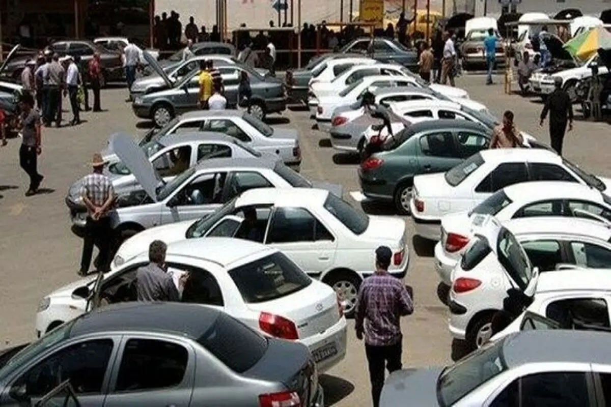   سود دلالان خودرو    2.5 برابر خودرو‌سازان  دولتی

