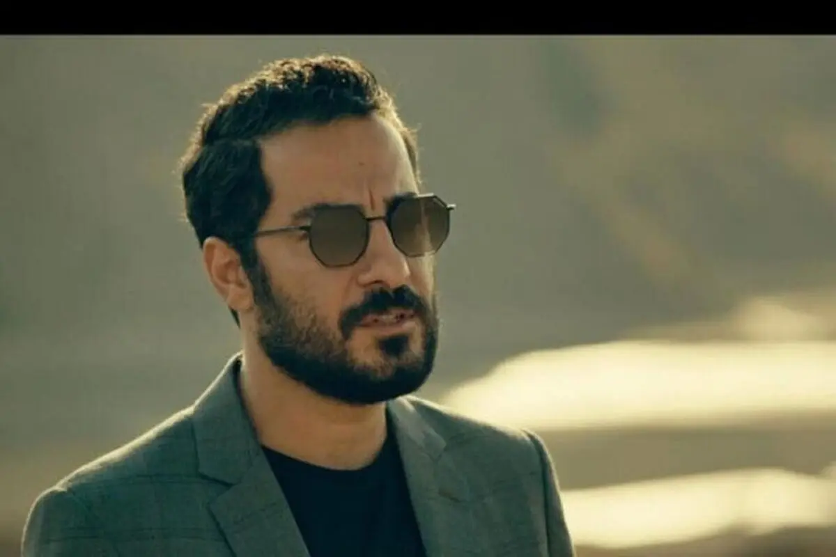 نوید محمدزاده از تاتر آرش کنار گذاشته شد