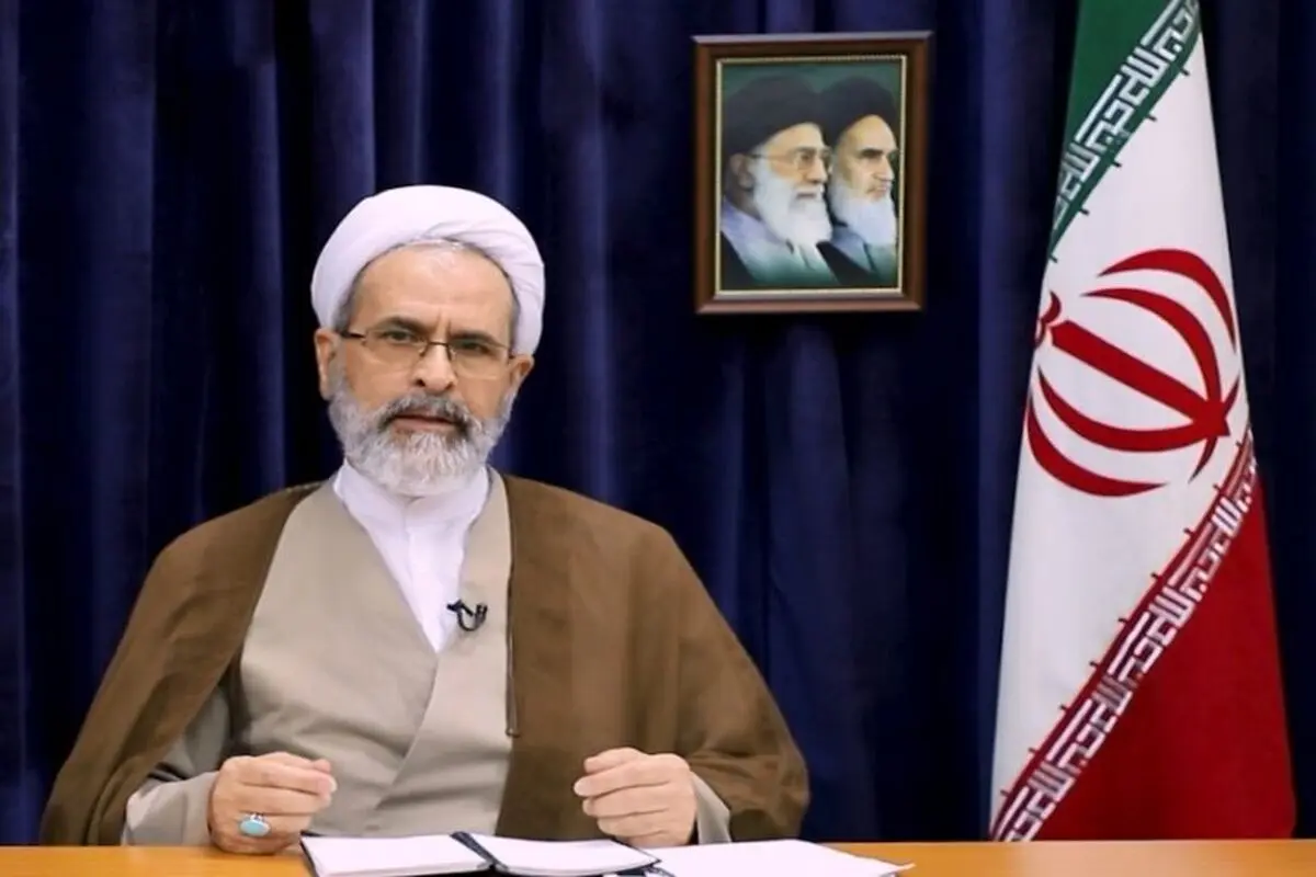 امام جمعه قم: حجاب محدودیتی کوچک برای آزادی‌های بزرگ است